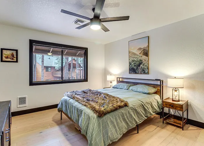 Sledding Thrills & Fireside Warmth: Holiday home Pinetop-Lakeside