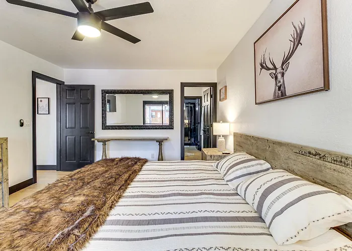 Sledding Thrills & Fireside Warmth: Holiday home Pinetop-Lakeside